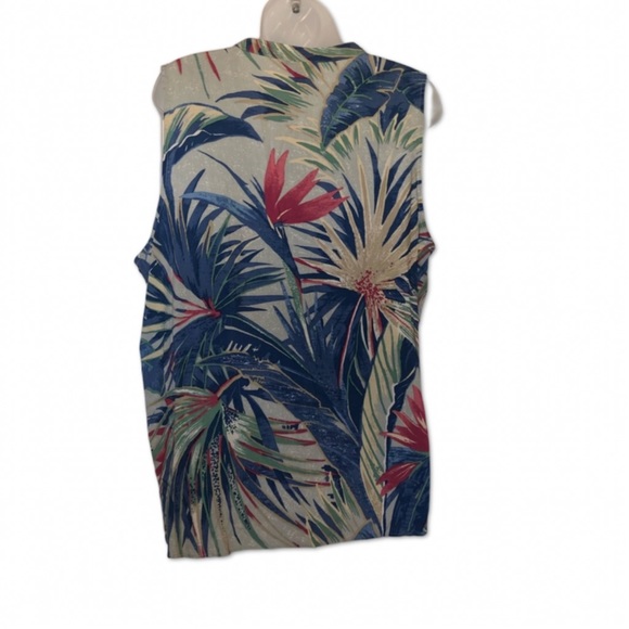 Top - Picture 2 of 3